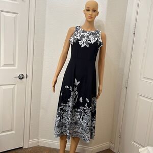 Floral Dress Small Black Gray White Midi Scoop Neck Short Sleeve New Back Zipper